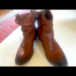 Frye Carmel leather short boots size 9